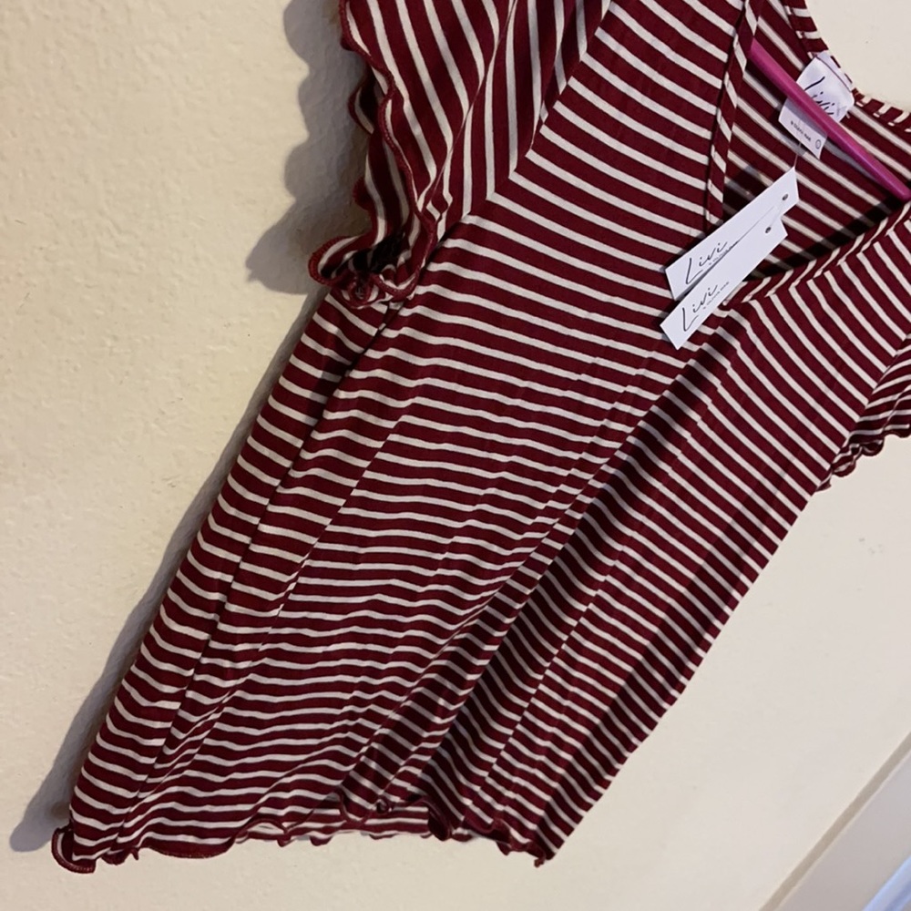 LIVI. Striped V neck. - Picture 2 of 4